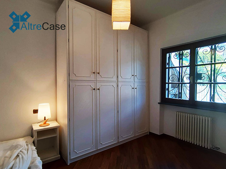 Appartamento in villino con terrazzo