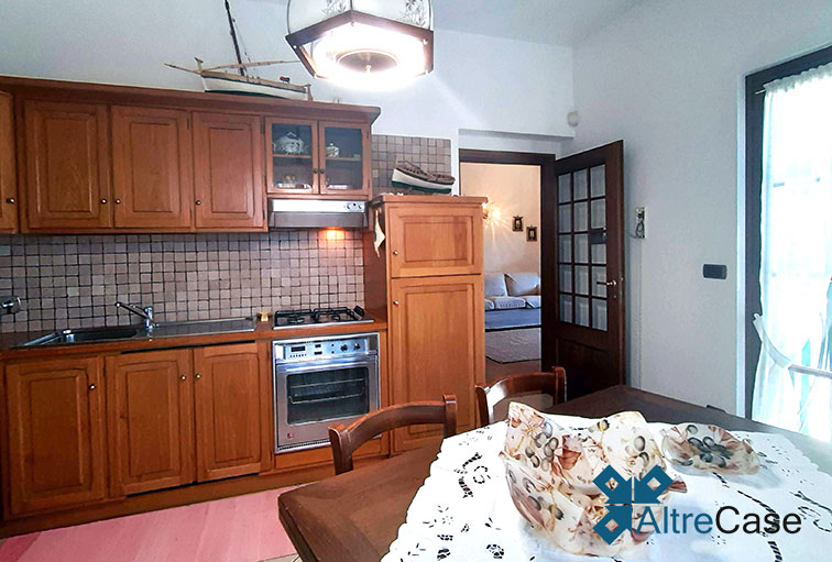 Appartamento in villino con terrazzo