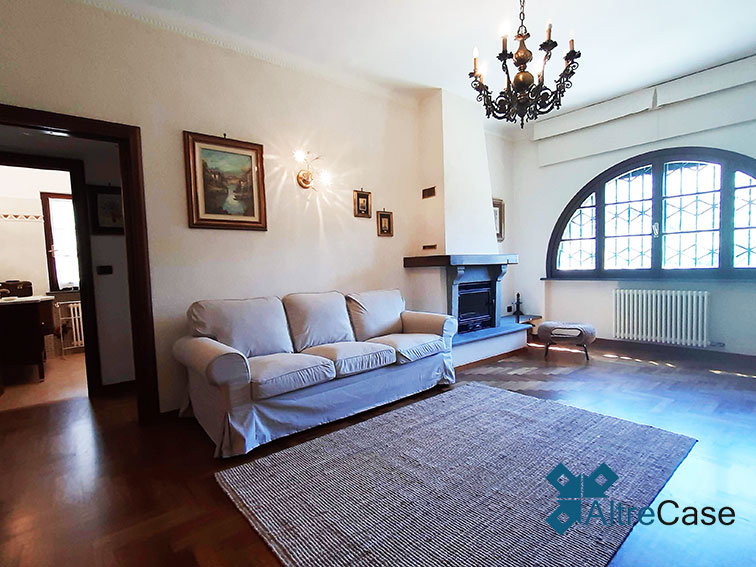 Appartamento in villino con terrazzo