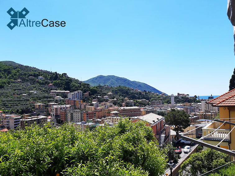 Appartamento in villino con terrazzo