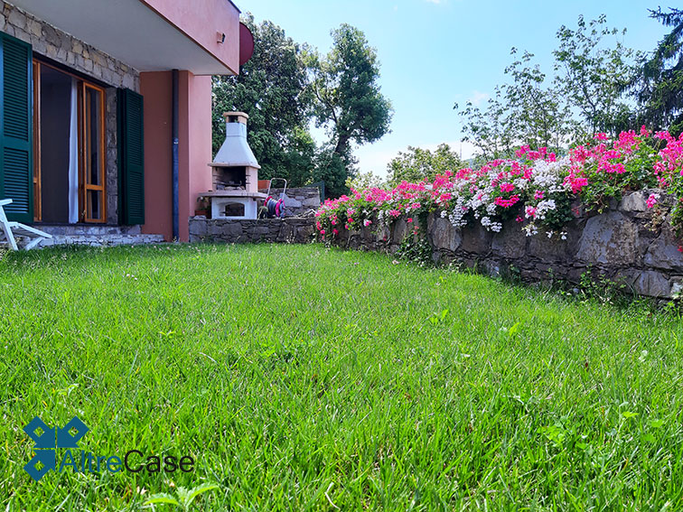 Camogli villetta con giardino e box auto