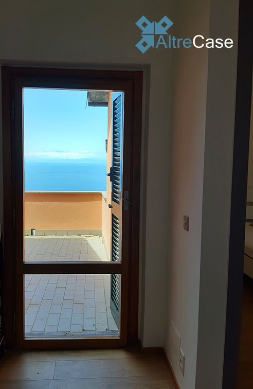 Camogli villetta con giardino e box auto