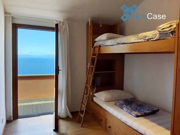 Camogli villetta con giardino e box auto