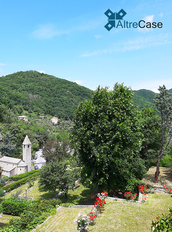 Camogli villetta con giardino e box auto