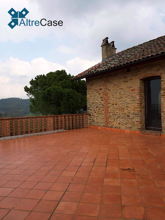 Cremolino Cascina con vigneto