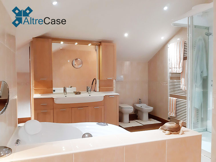 Cremolino Cascina con vigneto