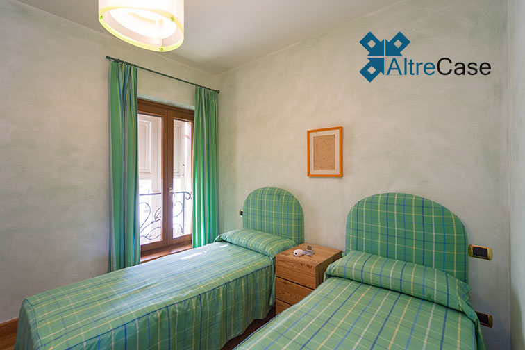 Cremolino Cascina con vigneto