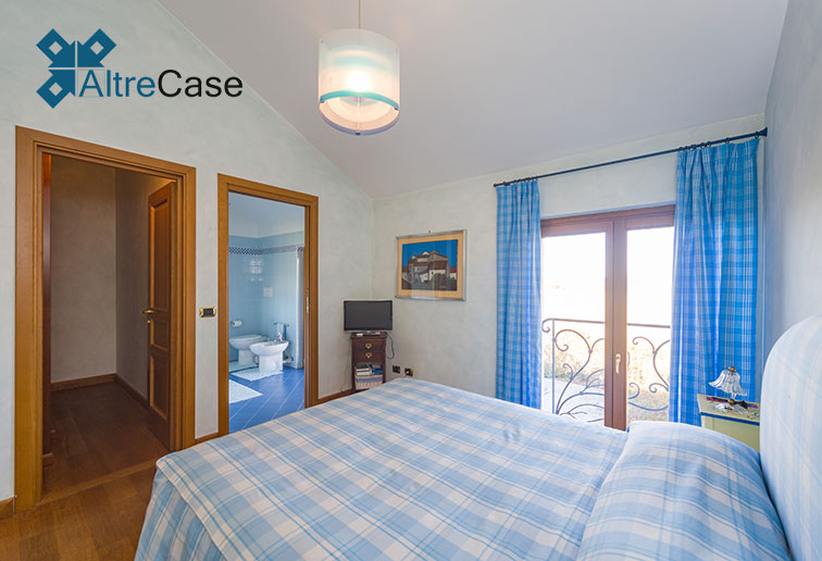 Cremolino Cascina con vigneto