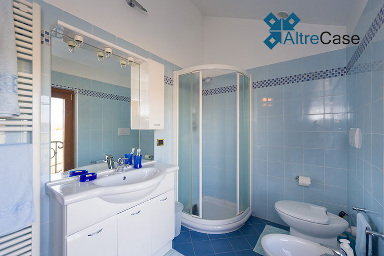 Cremolino Cascina con vigneto