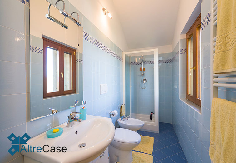 Cremolino Cascina con vigneto