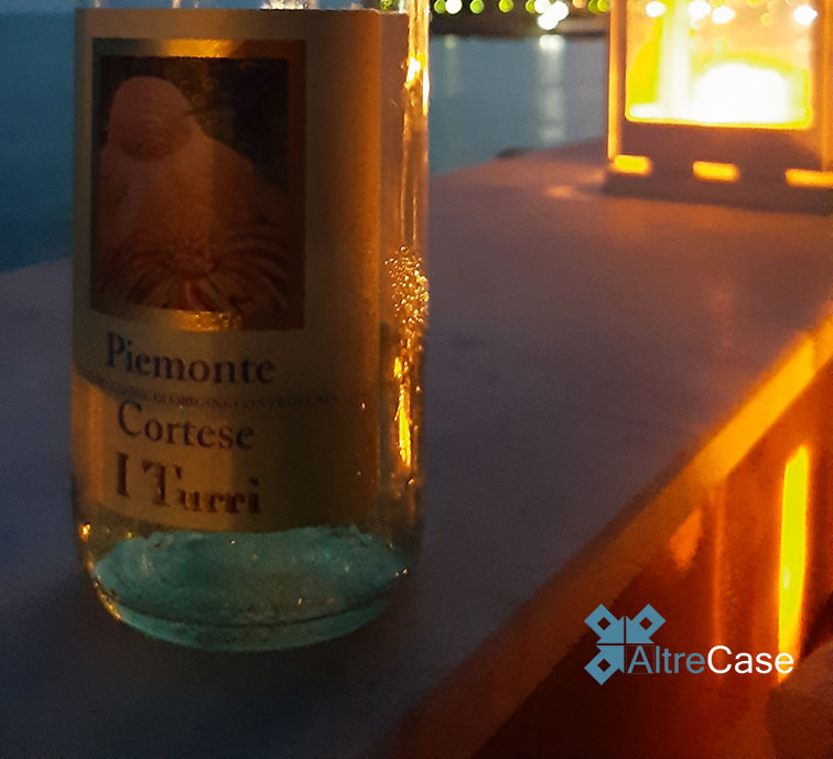 Cremolino Cascina con vigneto