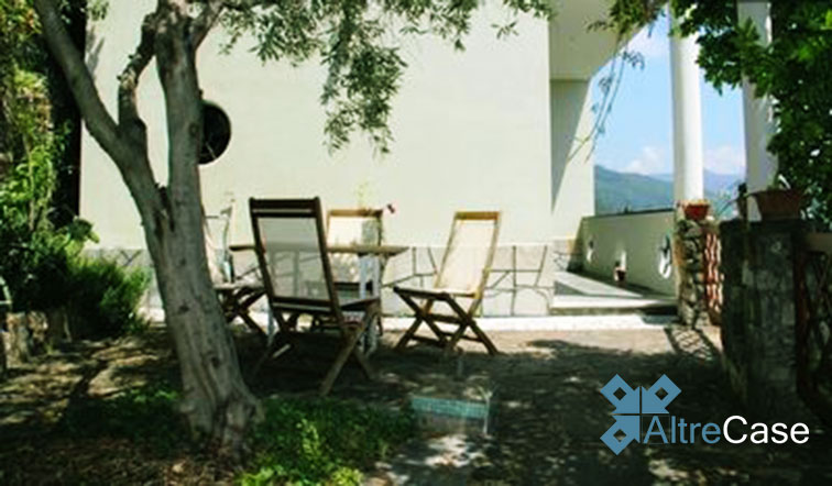 Bellissimo Villino con giardino