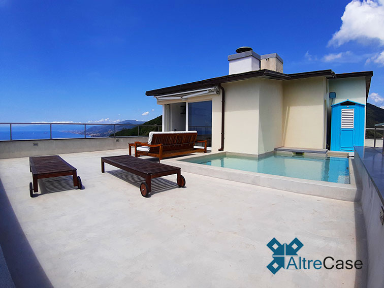 Prestigioso Attico con piscina