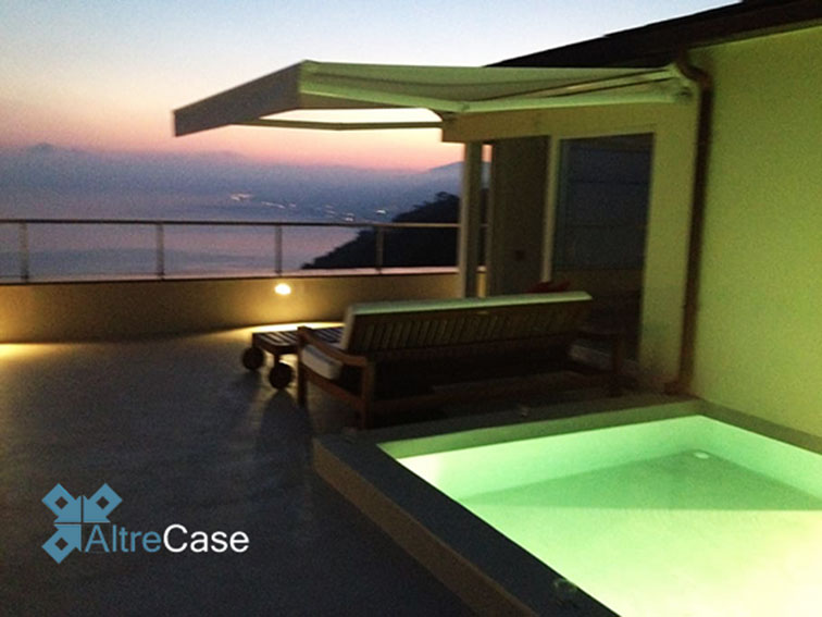 Prestigioso Attico con piscina