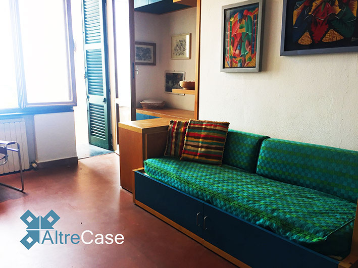 Piccola metratura con terrazzo frontemare e posto auto