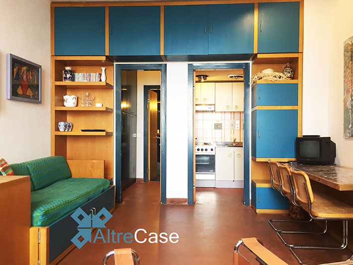 Piccola metratura con terrazzo frontemare e posto auto