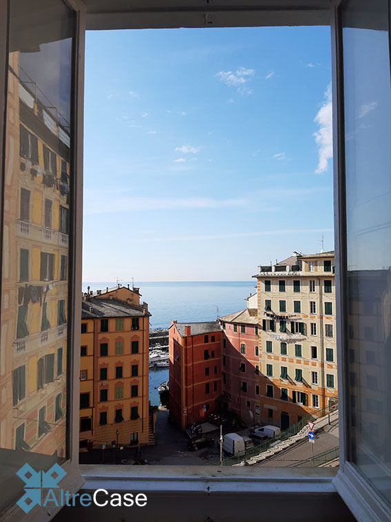 Luminoso appartamento con vista sul porticciolo