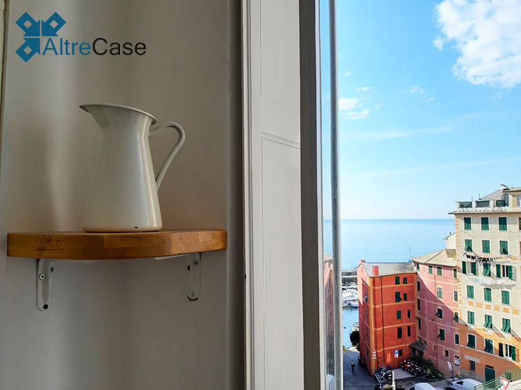 Luminoso appartamento con vista sul porticciolo