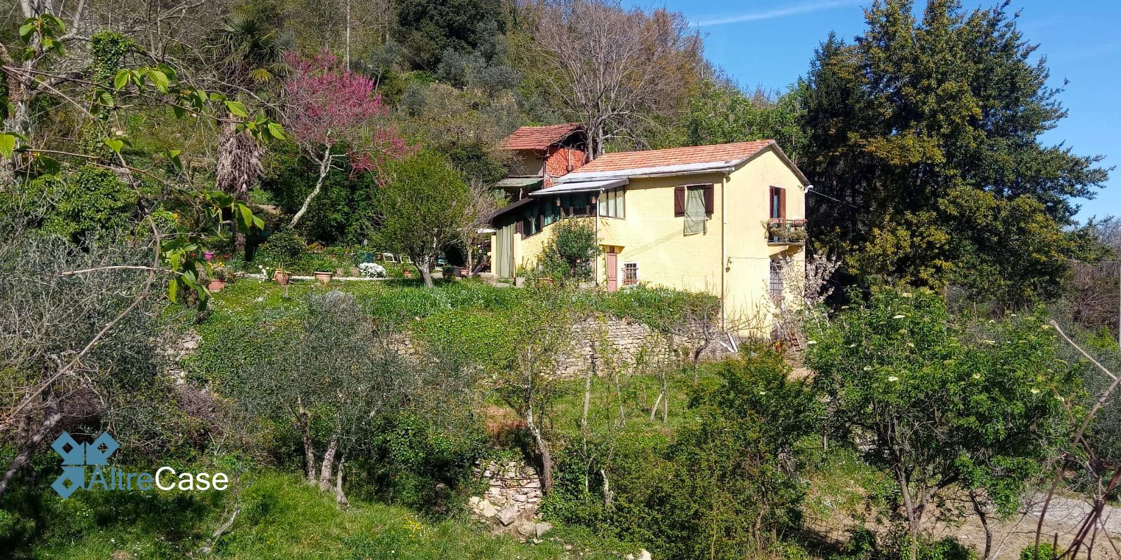 Camogli Casa indipendente immersa nella bellissima cornice del Monte di Portofino con ampio terreno