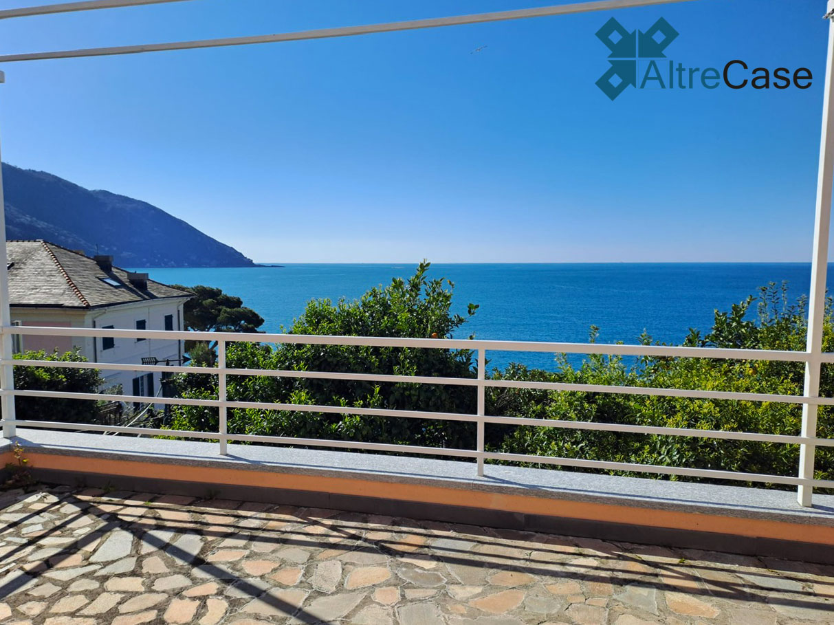 Recco bellissimo appartamento con terrazza fronte mare