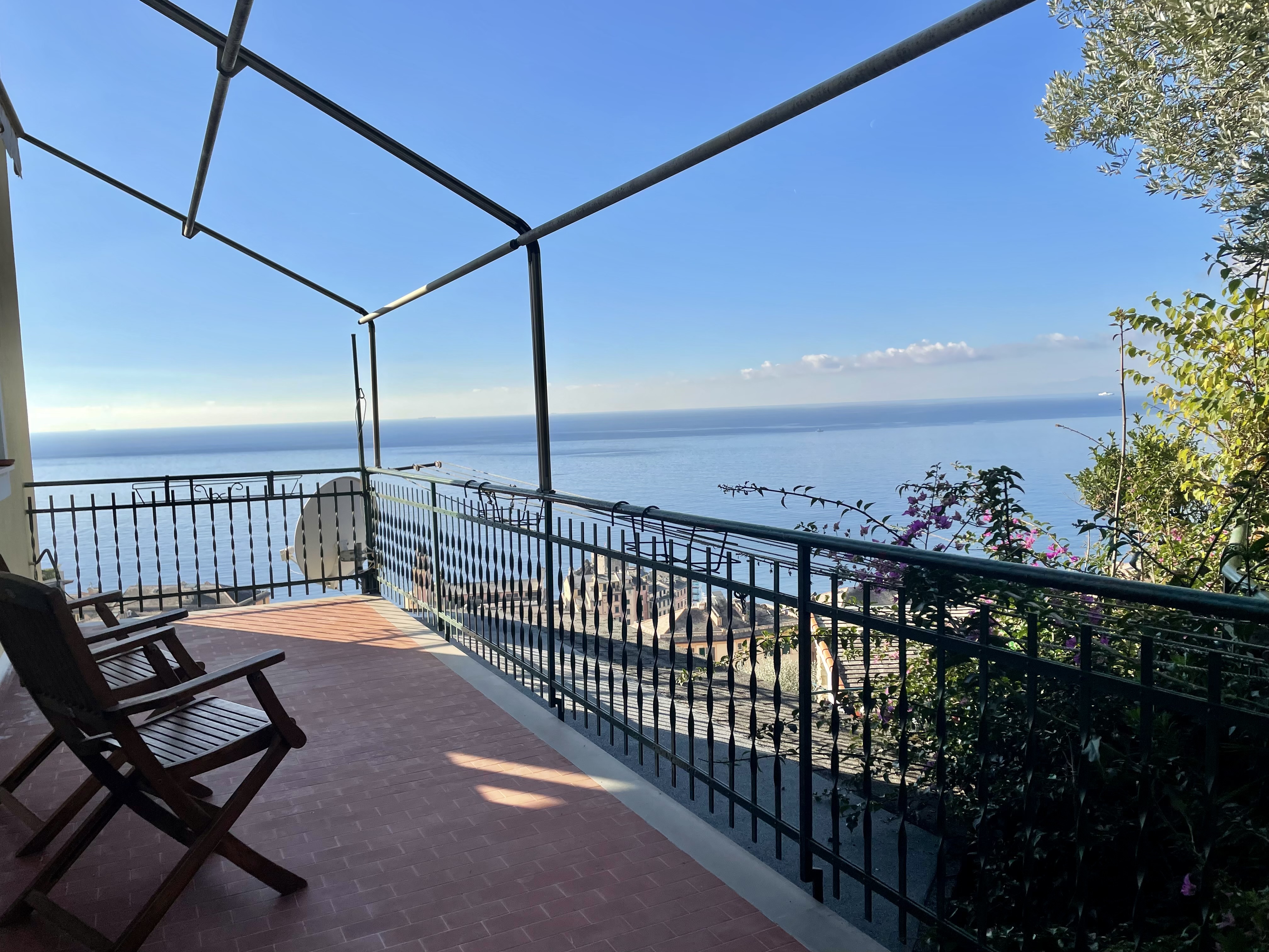 Camogli appartamento con giardino e vista da sogno sul mare