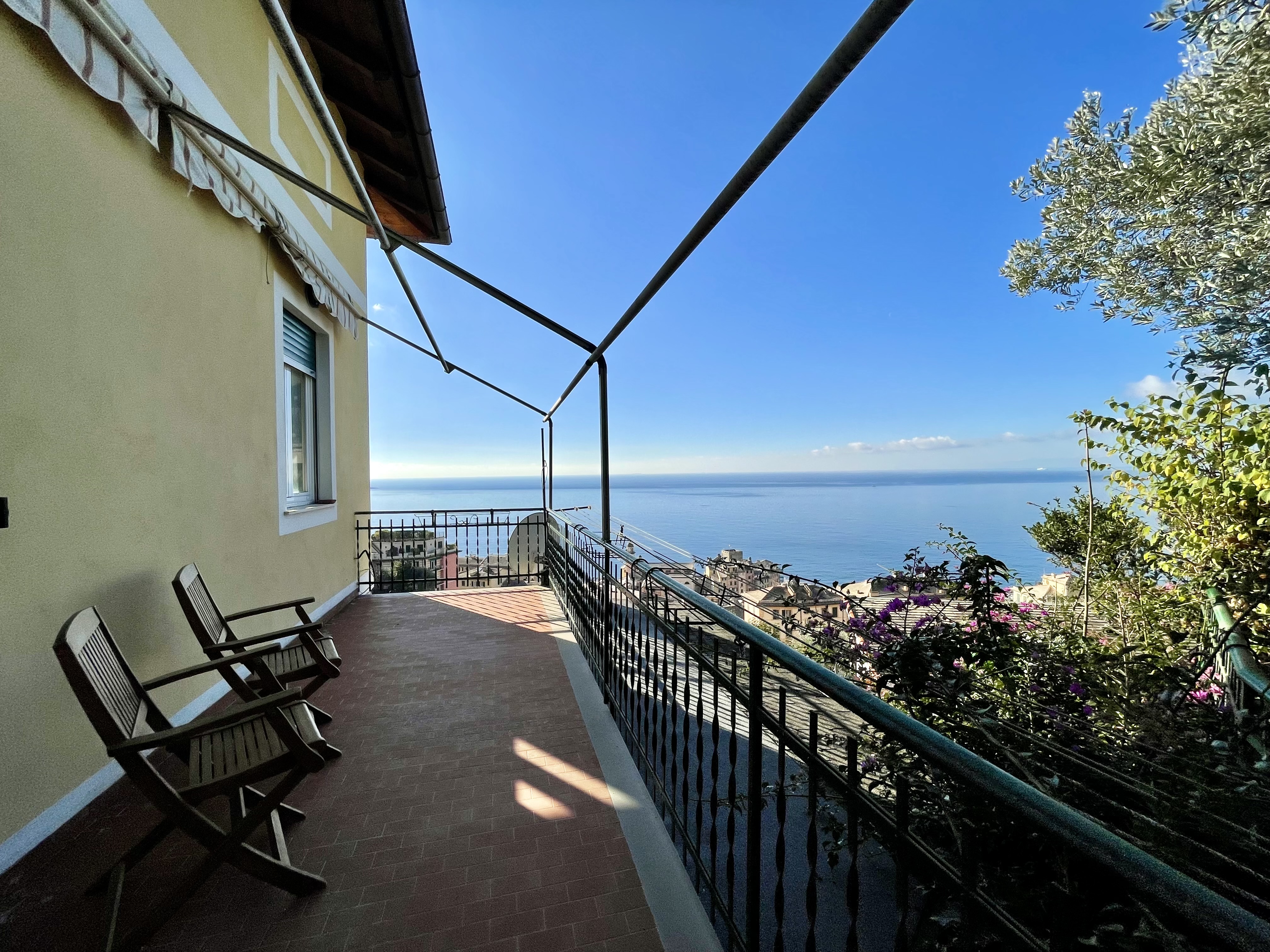 Camogli appartamento con giardino e vista da sogno sul mare