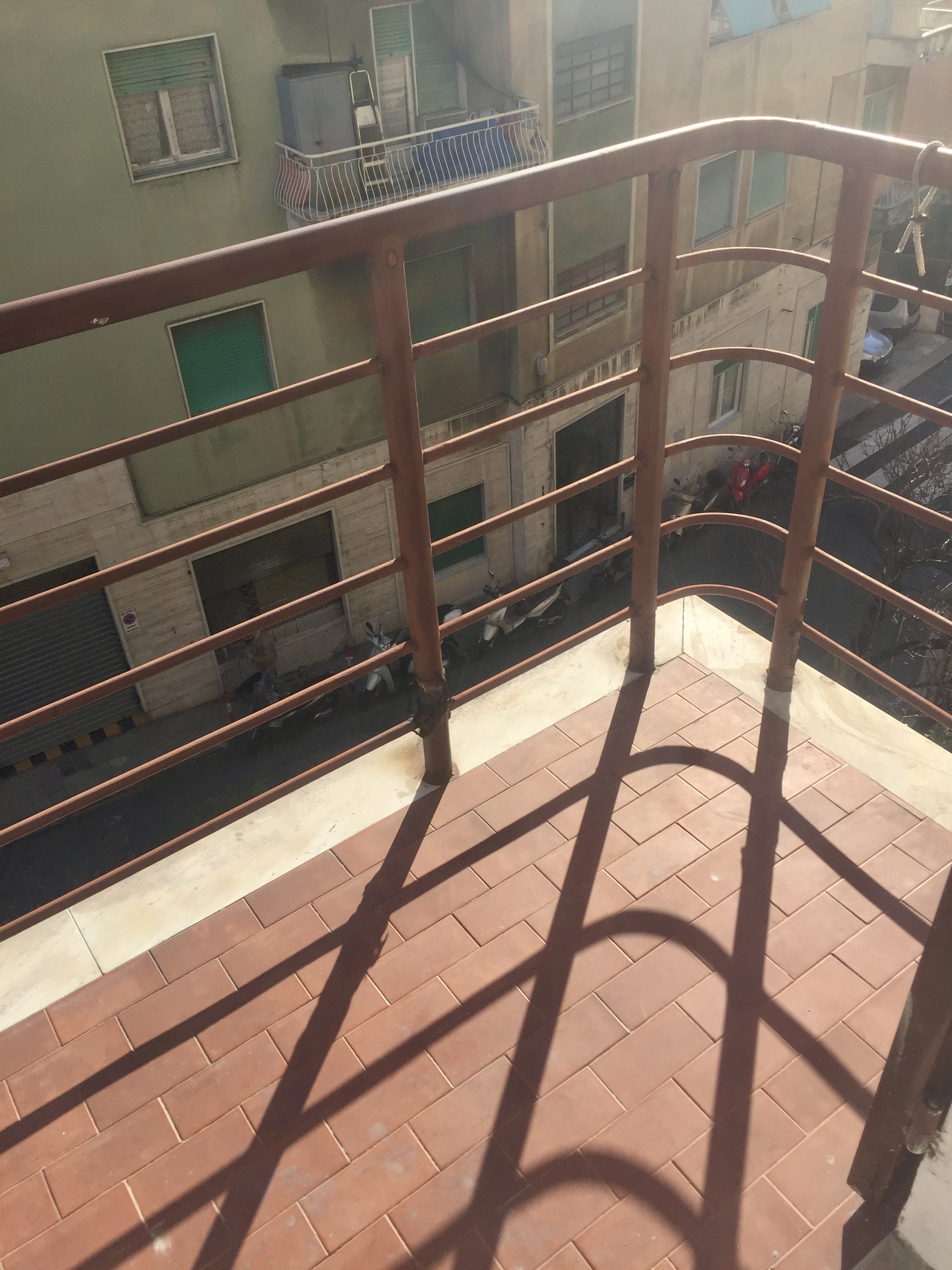 Genova Borgoratti ampio e luminoso appartamento