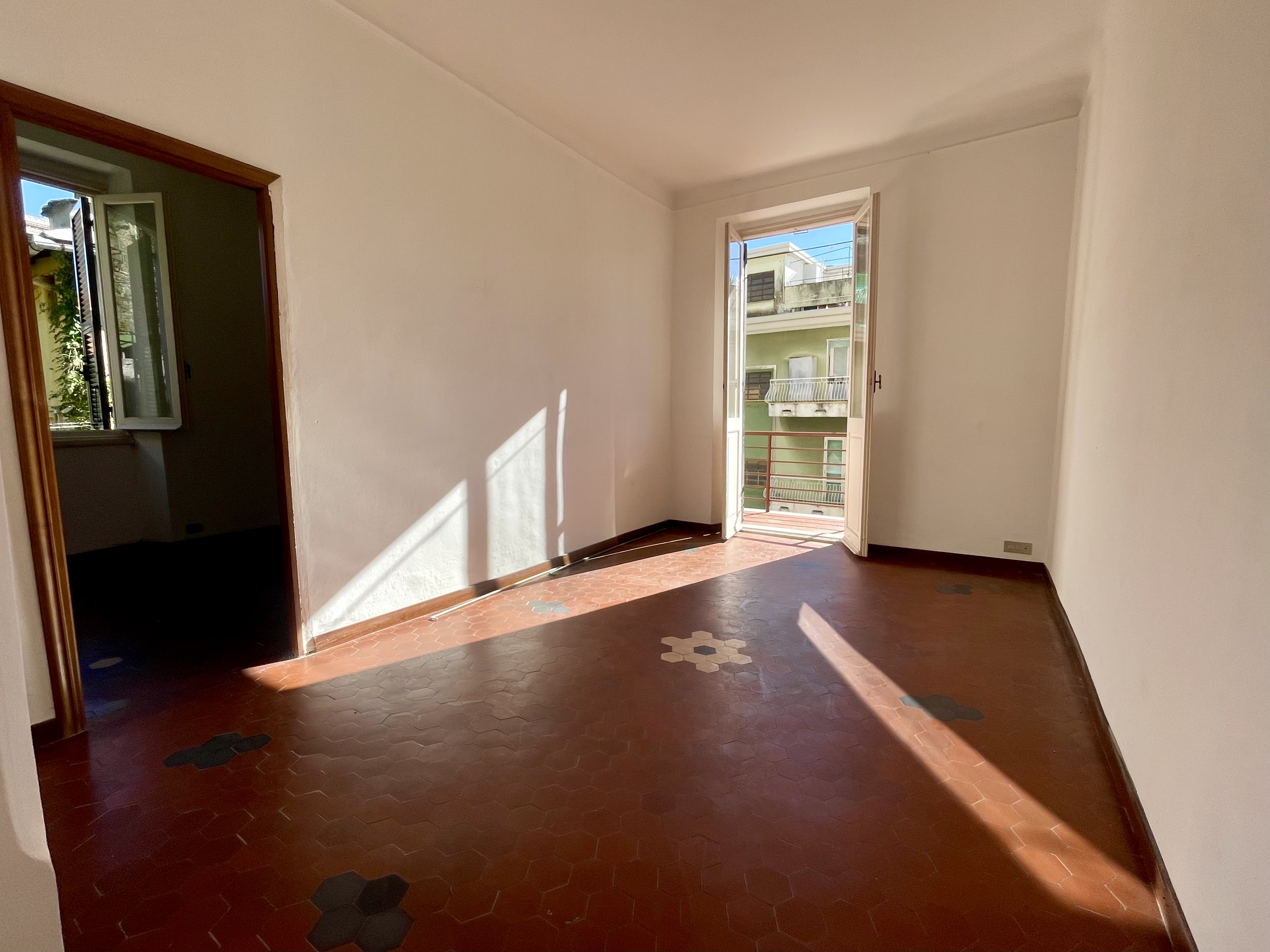 Genova Borgoratti ampio e luminoso appartamento