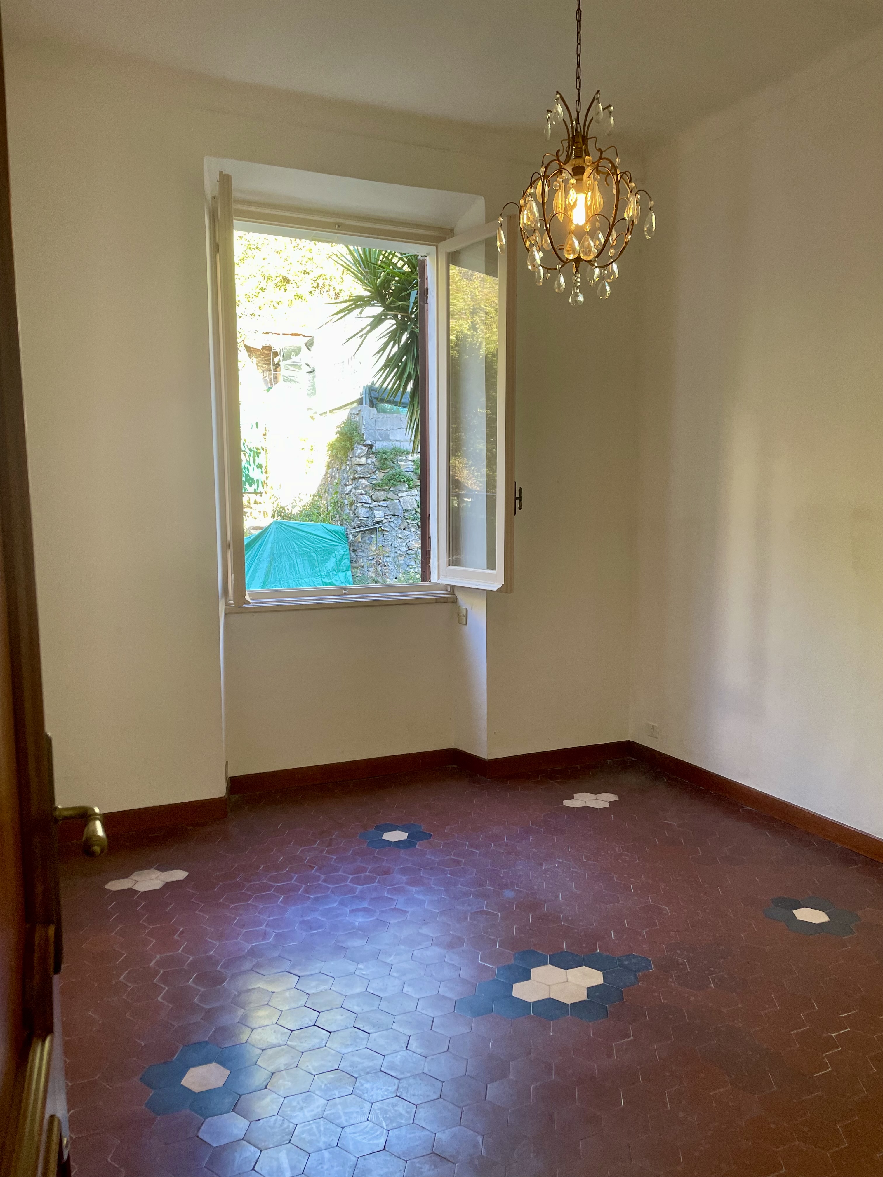 Genova Borgoratti ampio e luminoso appartamento