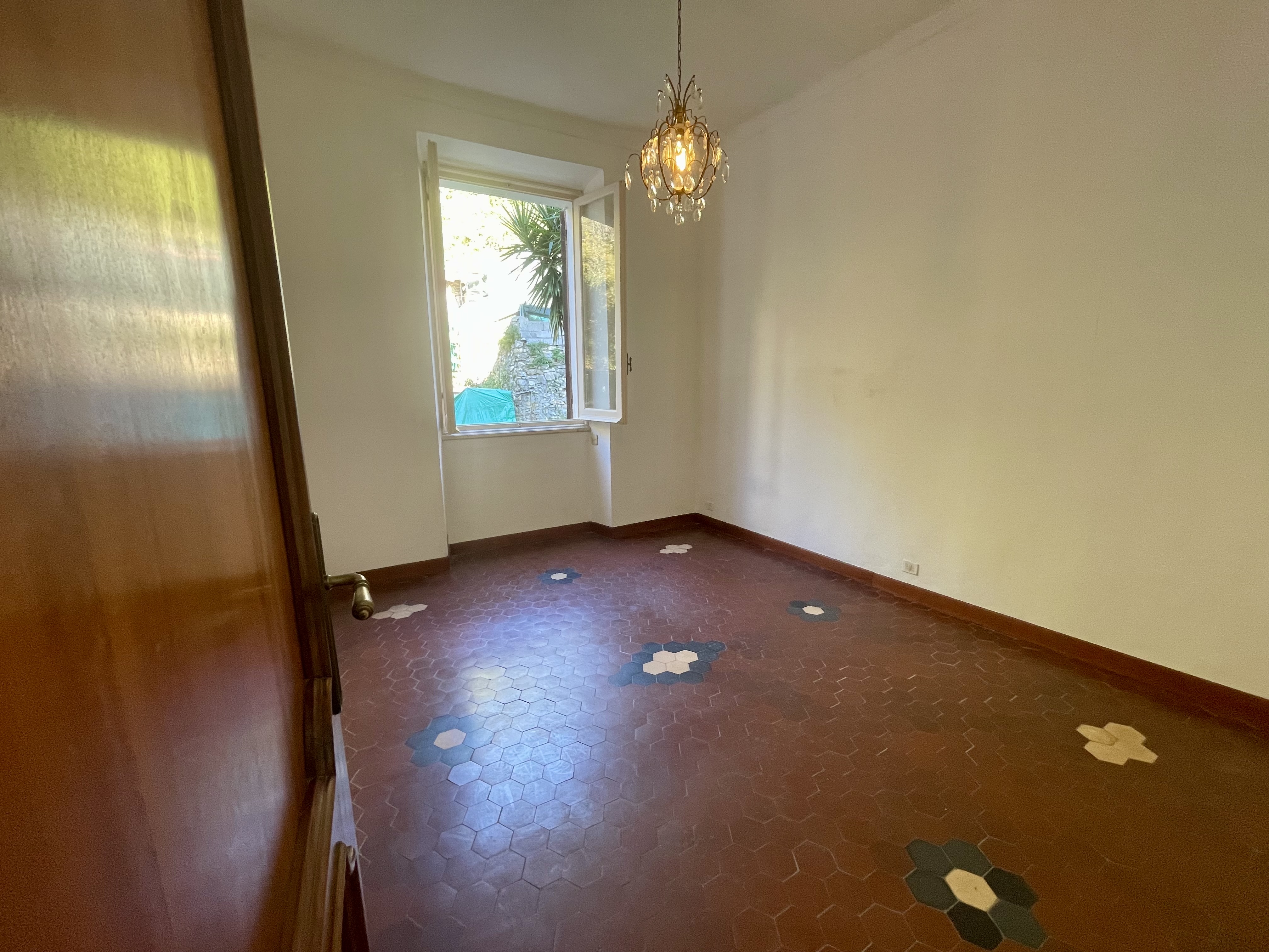 Genova Borgoratti ampio e luminoso appartamento