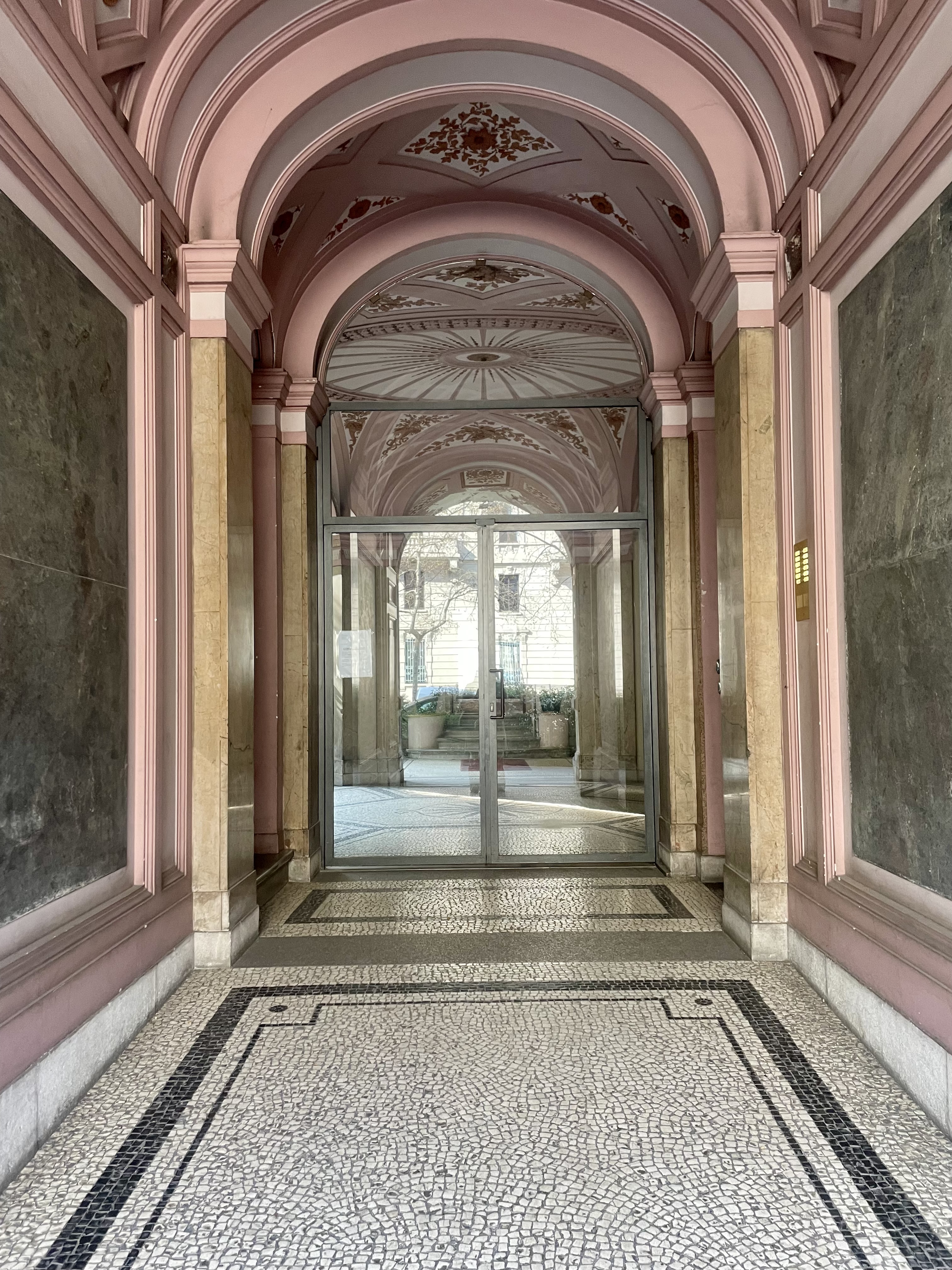 Milano Arco della Pace via Canova
