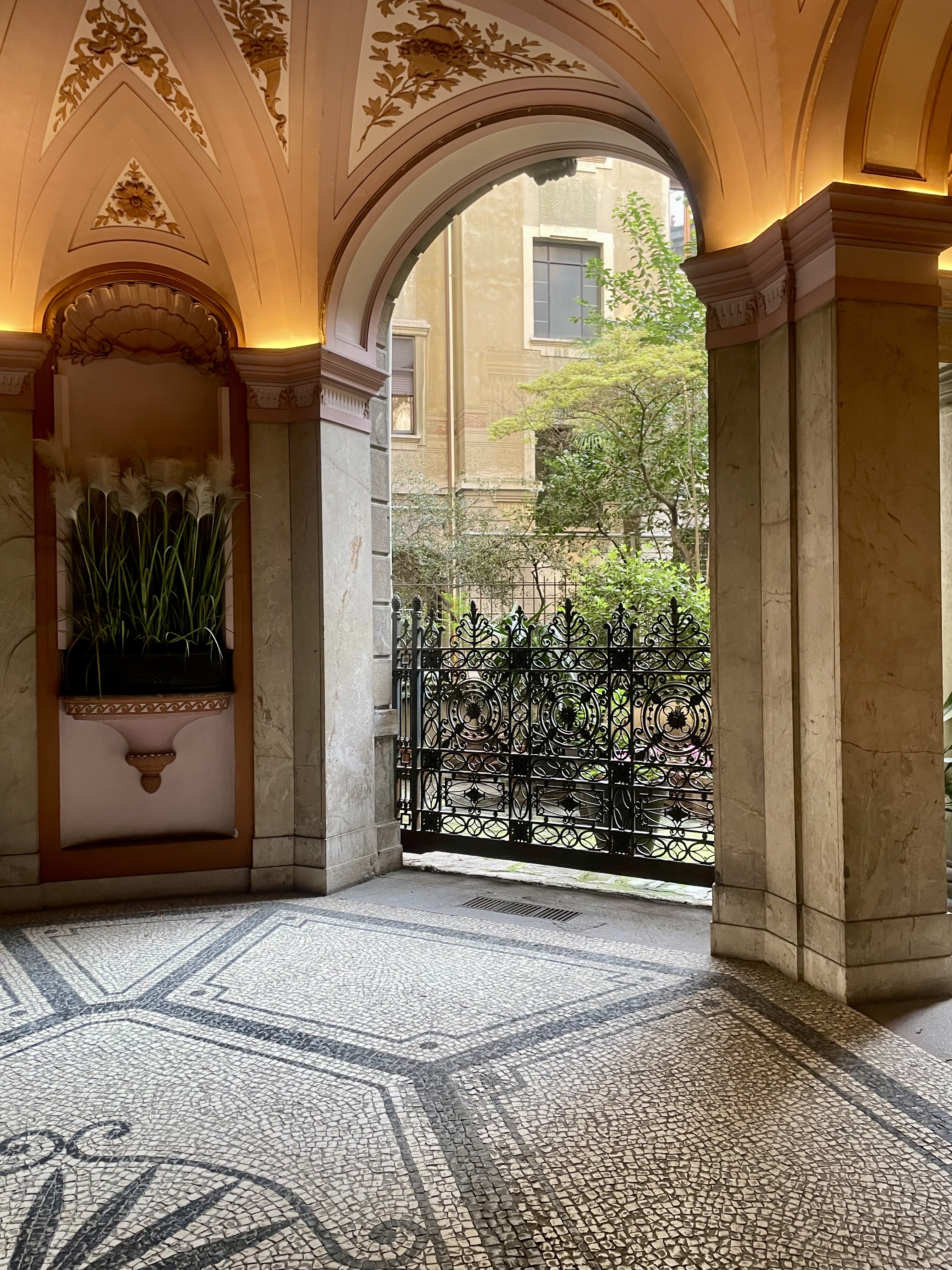 Milano Arco della Pace via Canova